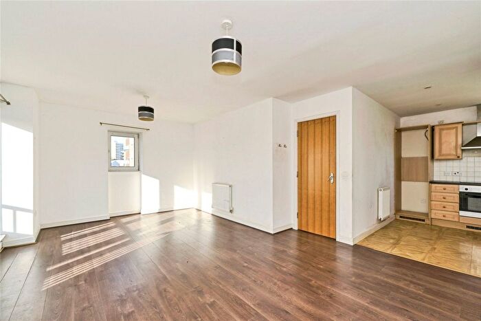 2 Bedroom Flat For Sale In Boundary Close, Kingston Upon Thames, KT1