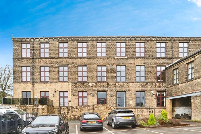 2 Bedroom Maisonette For Sale In Shuttle Fold, Haworth, Keighley, BD22