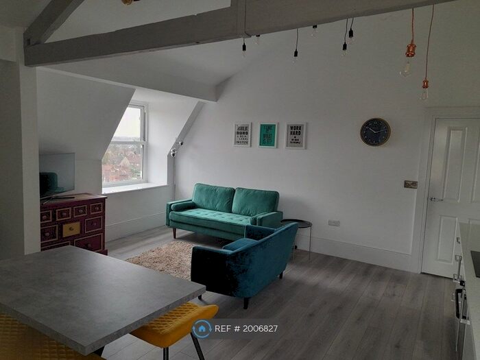 2 Bedroom Flat To Rent In Acomb Road, York, YO24