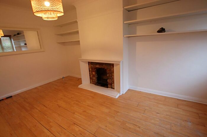 2 Bedroom Flat To Rent In London, SE6