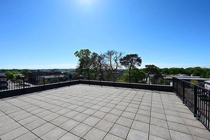 2 Bedroom Apartment To Rent In Farnborough Road, Farnborough, GU14