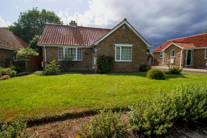 3 Bedroom Detached Bungalow For Sale In Dovecot Close, Gristhorpe, YO14