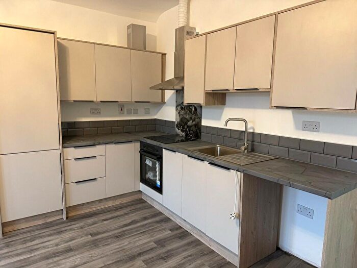 2 Bedroom Flat To Rent In Bearwood Road, Birmingham, B66