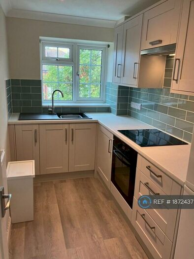1 Bedroom Maisonette To Rent In Scarborough Way, Slough, SL1