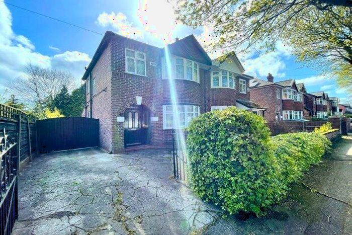 3 Bedroom Semi-Detached House To Rent In Kingsbrook Road, Manchester, M16