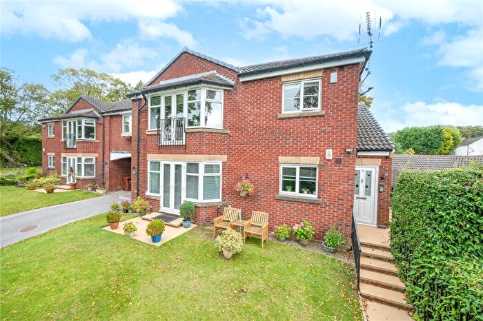 3 Bedroom Apartment For Sale In The Drive, Alwoodley, Leeds, LS17