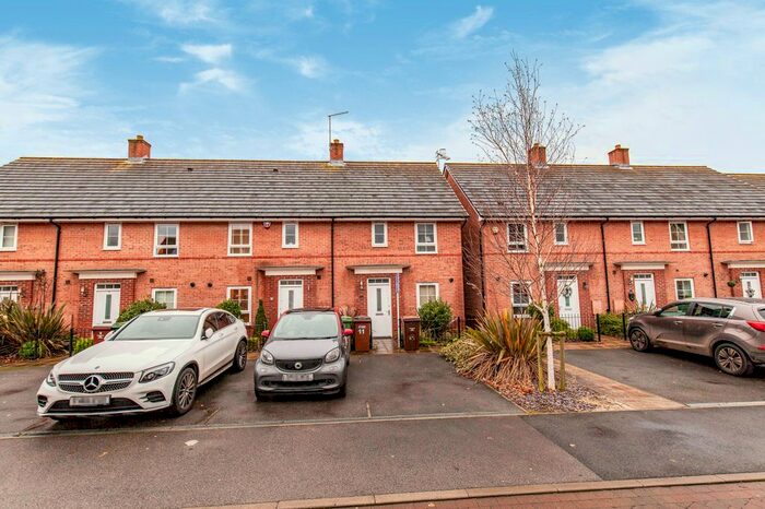 3 Bedroom End Of Terrace House To Rent In Breconshire Gardens, Nottingham, NG6