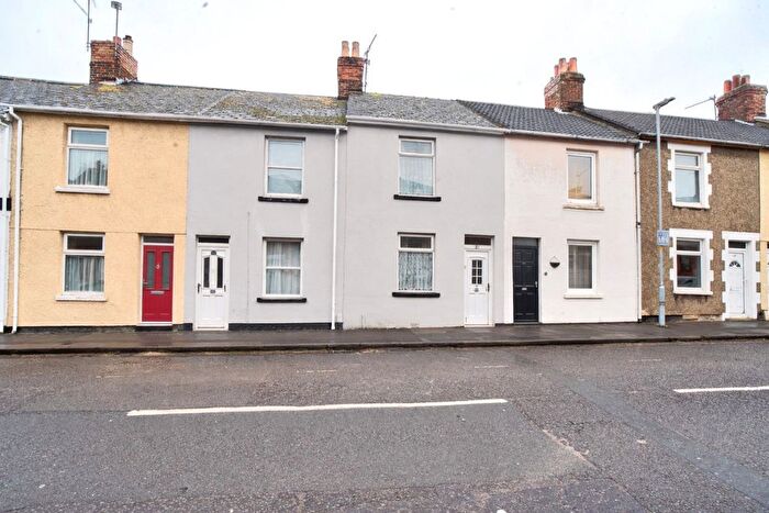 2 Bedroom Terraced House For Sale In Eastcott Road, Swindon, Wiltshire, SN1