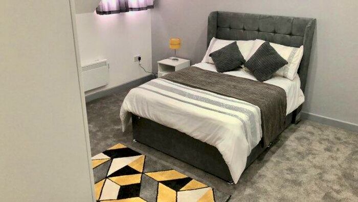 12 Bedroom Flat To Rent In Corporation Street, B4