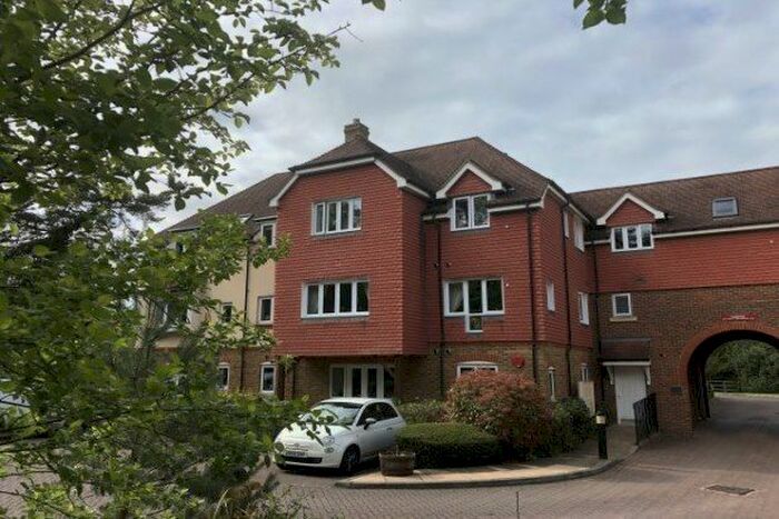 2 Bedroom Flat To Rent In Copthorne Common Road, Crawley, RH10