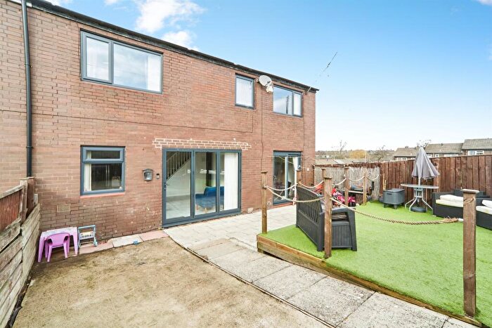 3 Bedroom End Of Terrace House For Sale In Beckhill Gardens, Leeds, LS7