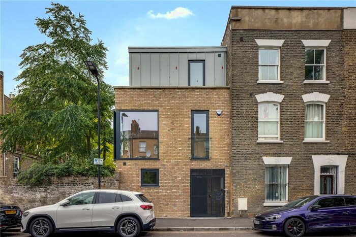 4 Bedroom End Of Terrace House To Rent In Wilton Way, London, E8