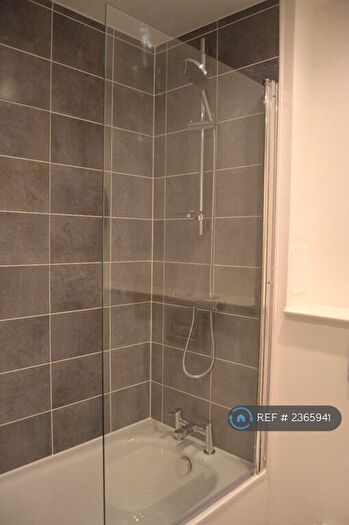 1 Bedroom Flat To Rent In Bell Street, Glasgow, G4