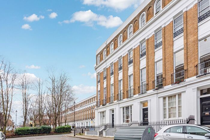 3 Bedroom Flat To Rent In Milner Square, Islington, N1