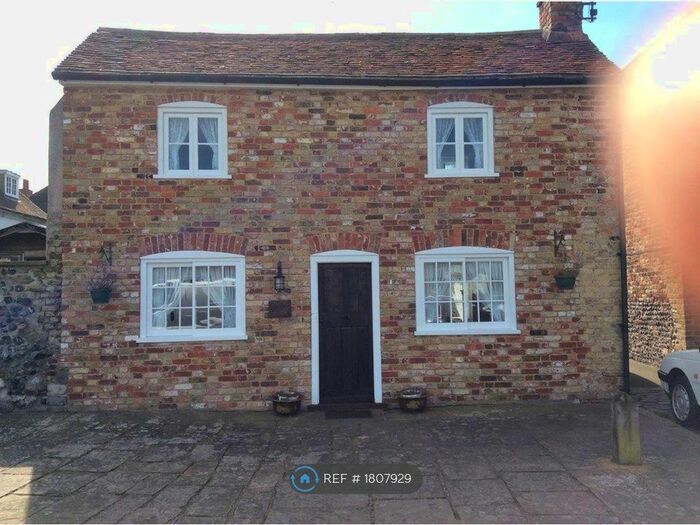 2 Bedroom Detached House To Rent In The Quay, Sandwich, CT13