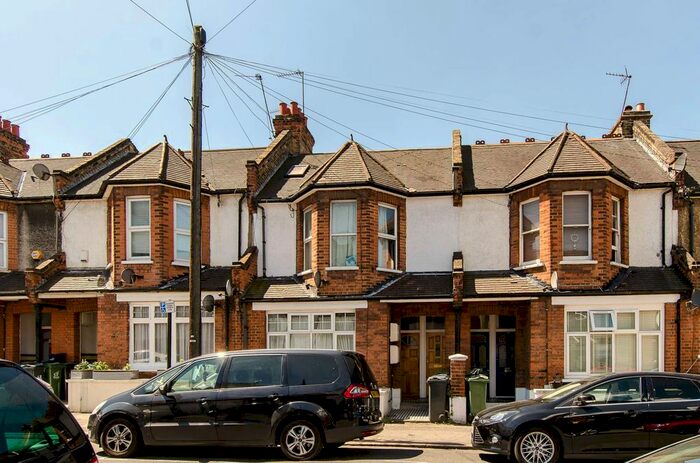 2 Bedroom Flat To Rent In Caldecot Road, Camberwell, London, SE5