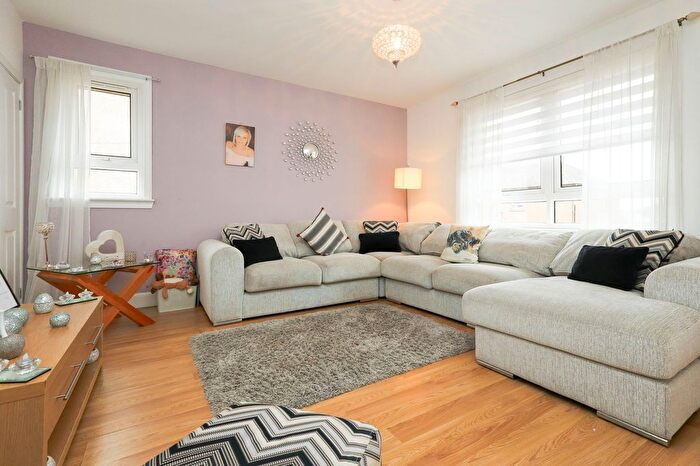 3 Bedroom Semi-Detached House For Sale In Northfield Crescent, Longridge, EH47