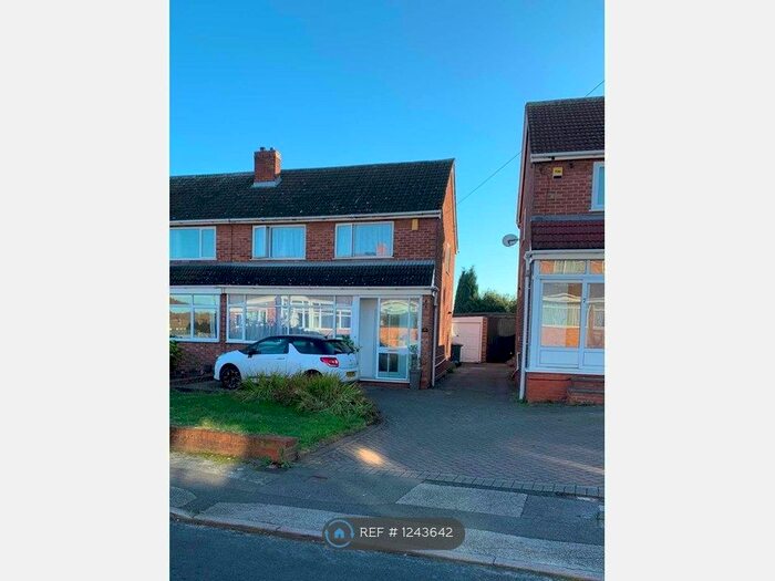 3 Bedroom Semi-Detached House To Rent In Hillside Drive, Sutton Coldfield B74