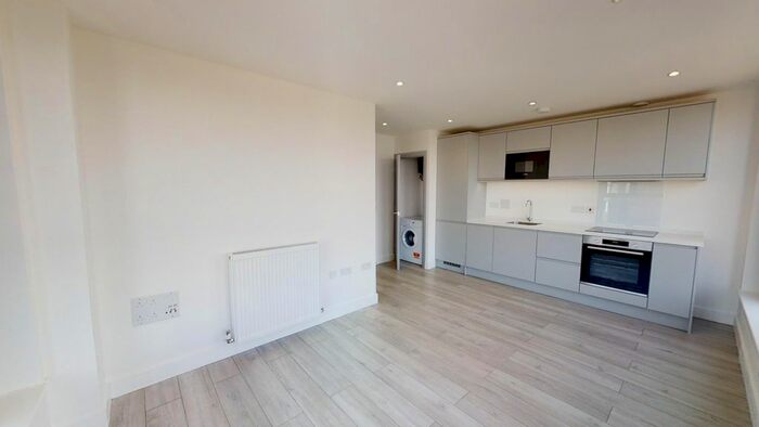 1 Bedroom Flat To Rent In New London Road, Chelmsford, CM2