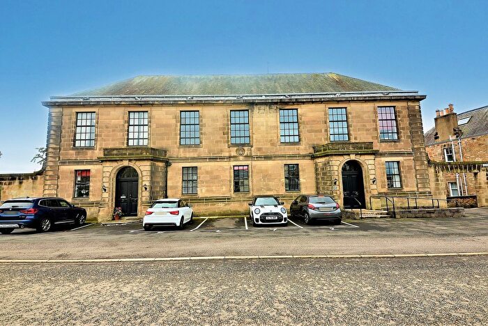 2 Bedroom Flat For Sale In Loughborough Road, Loughborough View, KY1