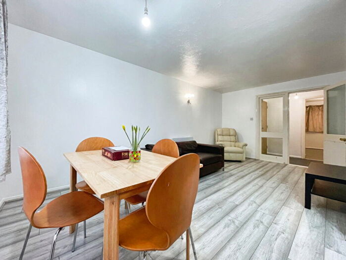 2 Bedroom Flat To Rent In Grilse Close, London, N9