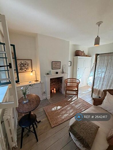 Studio To Rent In Sedgmoor Place, London, SE5