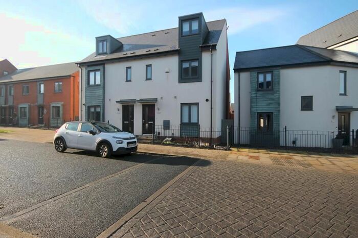 3 Bedroom Property To Rent In Birchfield Way, Telford, Shropshire TF3