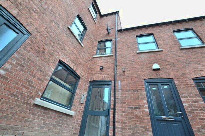 1 Bedroom House To Rent In Albert Terrace, Loughborough, LE11