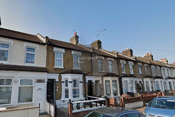 4 Bedroom Terraced House To Rent In Faircross Avenue, Barking, Essex, IG11
