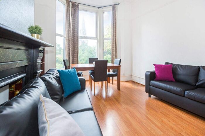 6 Bedroom House To Rent In Burley Road, Leeds, LS4