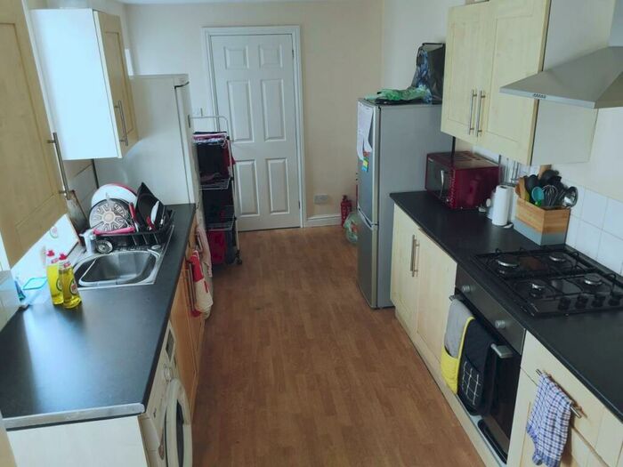 5 Bedroom House To Rent In Braeval Street, Roath, Cardiff, CF24