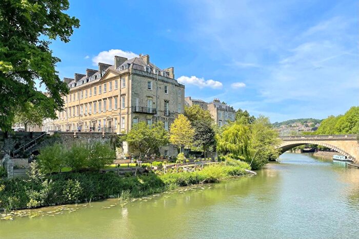 2 Bedroom Flat For Sale In South Parade, Bath, BA2