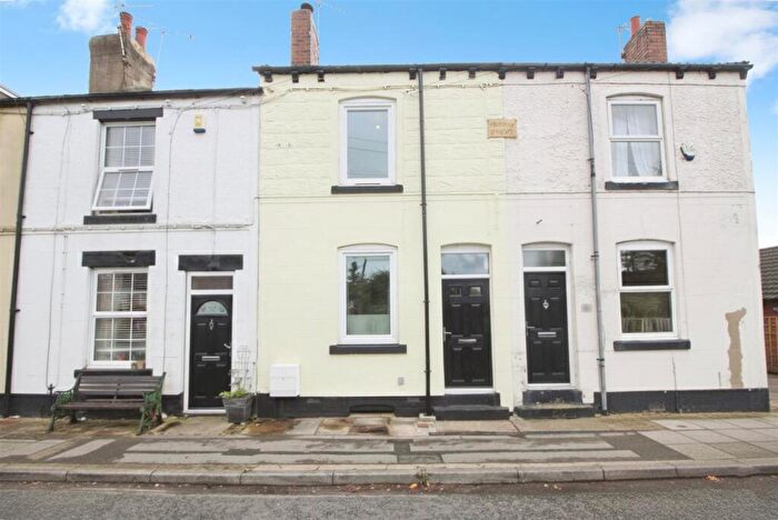 2 Bedroom Terraced House For Sale In Station Road, Kippax, Leeds, LS25