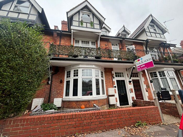 2 Bedroom Flat For Sale In Churchill Road, Bournemouth, BH1