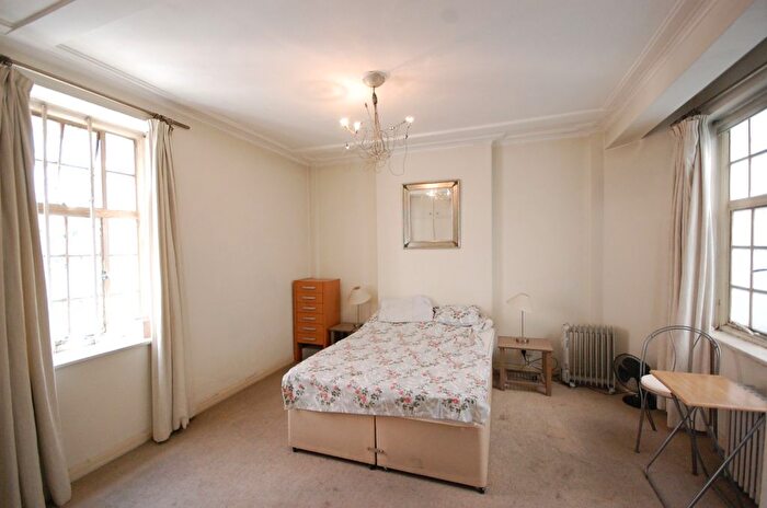 Studio For Sale In Spring Street, London, W2