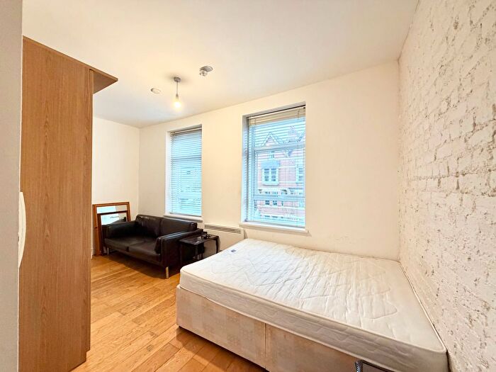 Studio To Rent In Dollis Road, London, N3