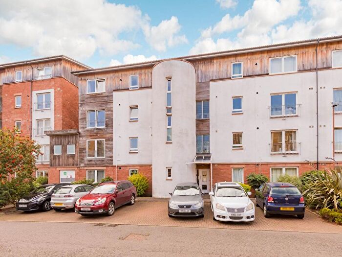 2 Bedroom Flat To Rent In Albion Gardens, Easter Road, Leith, EH7