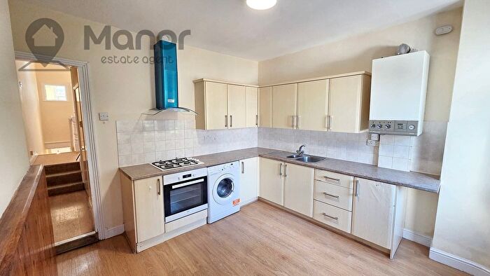 2 Bedroom Flat To Rent In Johnstone Road, East Ham, E6