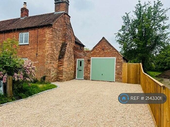 3 Bedroom Semi-Detached House To Rent In Honeyburge, Boarstall, Aylesbury, HP18