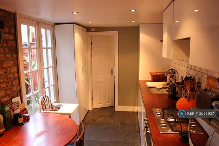 1 Bedroom Flat To Rent In Oriel Road, London, E9