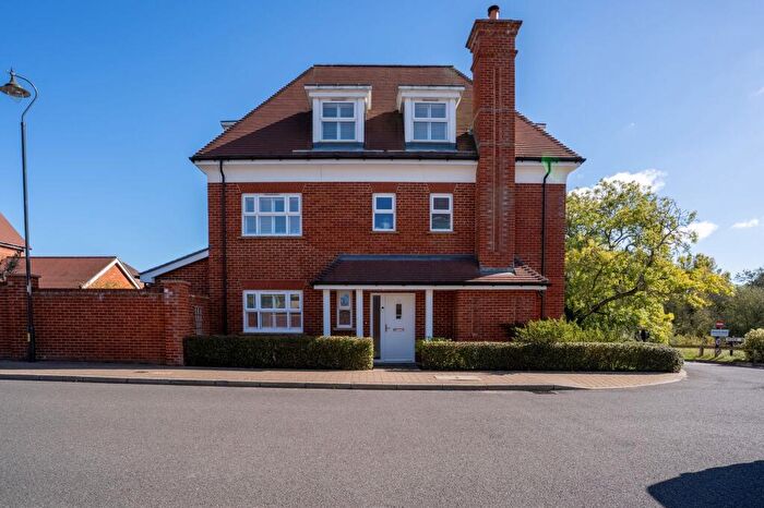 4 Bedroom Semi-Detached House For Sale In The Boulevard, Horsham, RH12