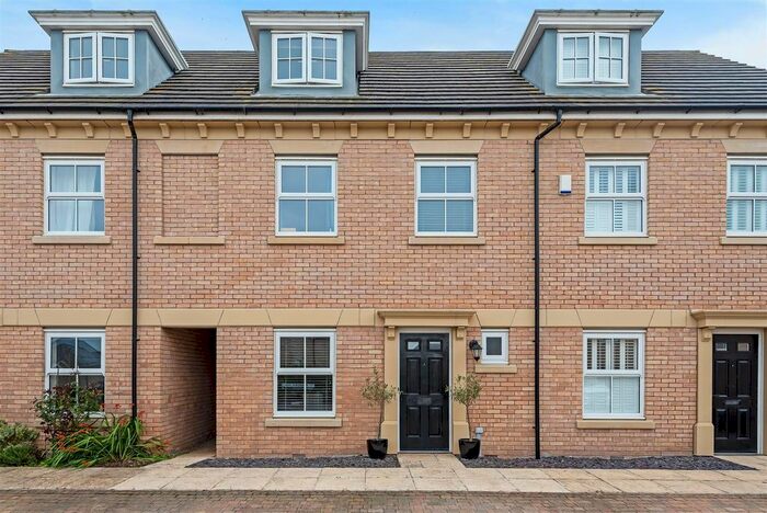 4 Bedroom Town House For Sale In St. Andrews Walk, Newton Kyme, Tadcaster, North Yorkshire, LS24