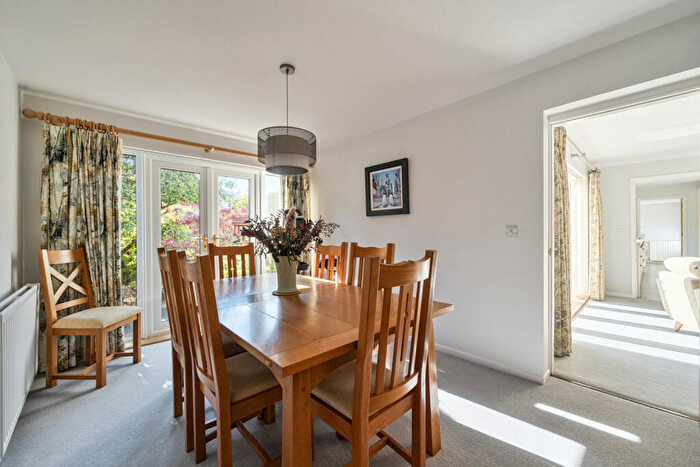 3 Bedroom Link Detached House For Sale In Wises Firs, Sulhamstead, Reading, RG7