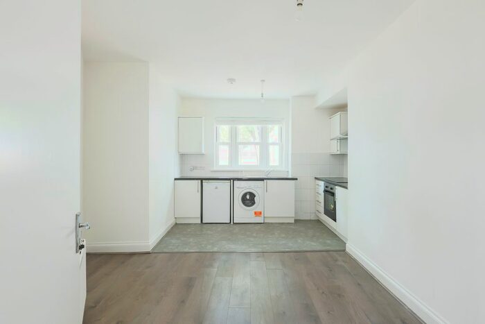 2 Bedroom Flat To Rent In Sussex Way, Holloway, London, N7