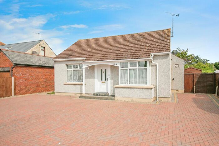 2 Bedroom Detached Bungalow For Sale In Pathfields Road, Clacton-On-Sea, CO15