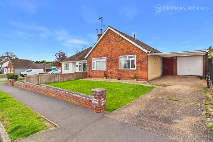 2 Bedroom Bungalow For Sale In Elm Drive, St. Ives, Cambridgeshire, PE27