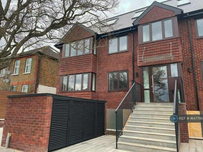 2 Bedroom Flat To Rent In Shakespeare Road, London, NW7