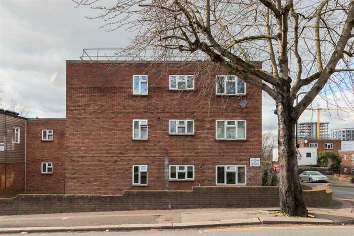 3 Bedroom Apartment To Rent In Radbourne Crescent, Walthamstow, E17