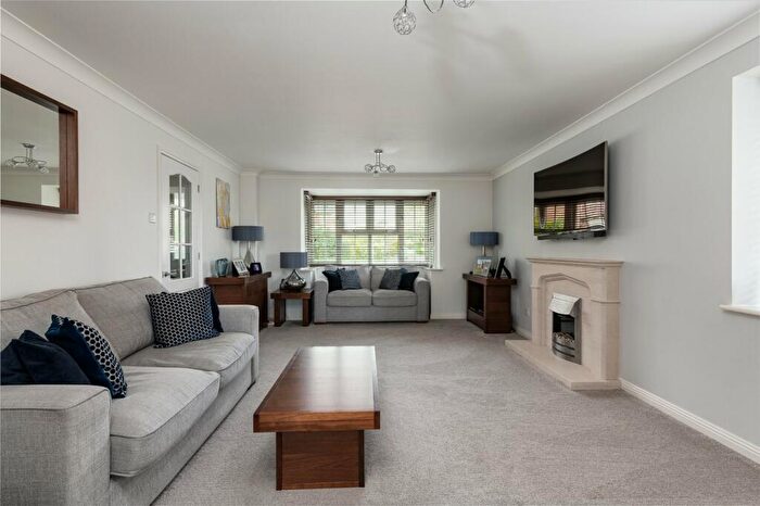 4 Bedroom Detached House For Sale In Grenadier Close, Rainham Gillingham, ME8