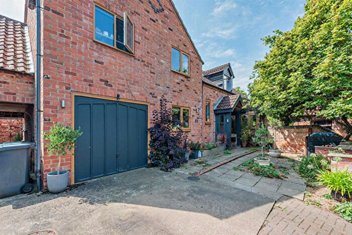 4 Bedroom Detached House For Sale In Old Farm Court, Barton-In-Fabis, NG11